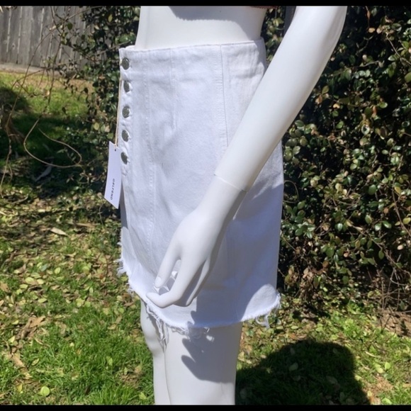 💋NWT Grlfrnd Button Down Raw Hem Twiggy Denim Jean Skirt - Picture 12 of 14